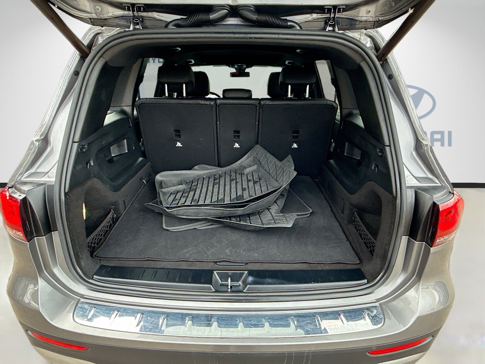 Used 2021 Mercedes-Benz GLB 250 4MATIC w/ Premium Package image 24