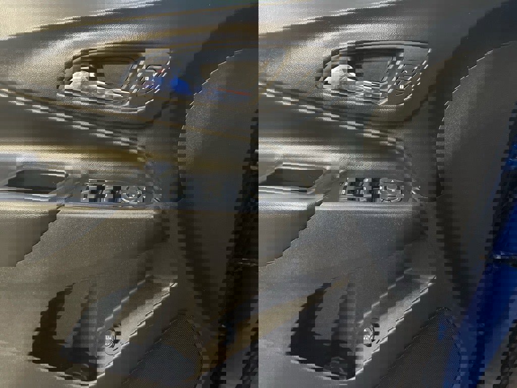 Used 2020 Chevrolet Equinox LT image 18