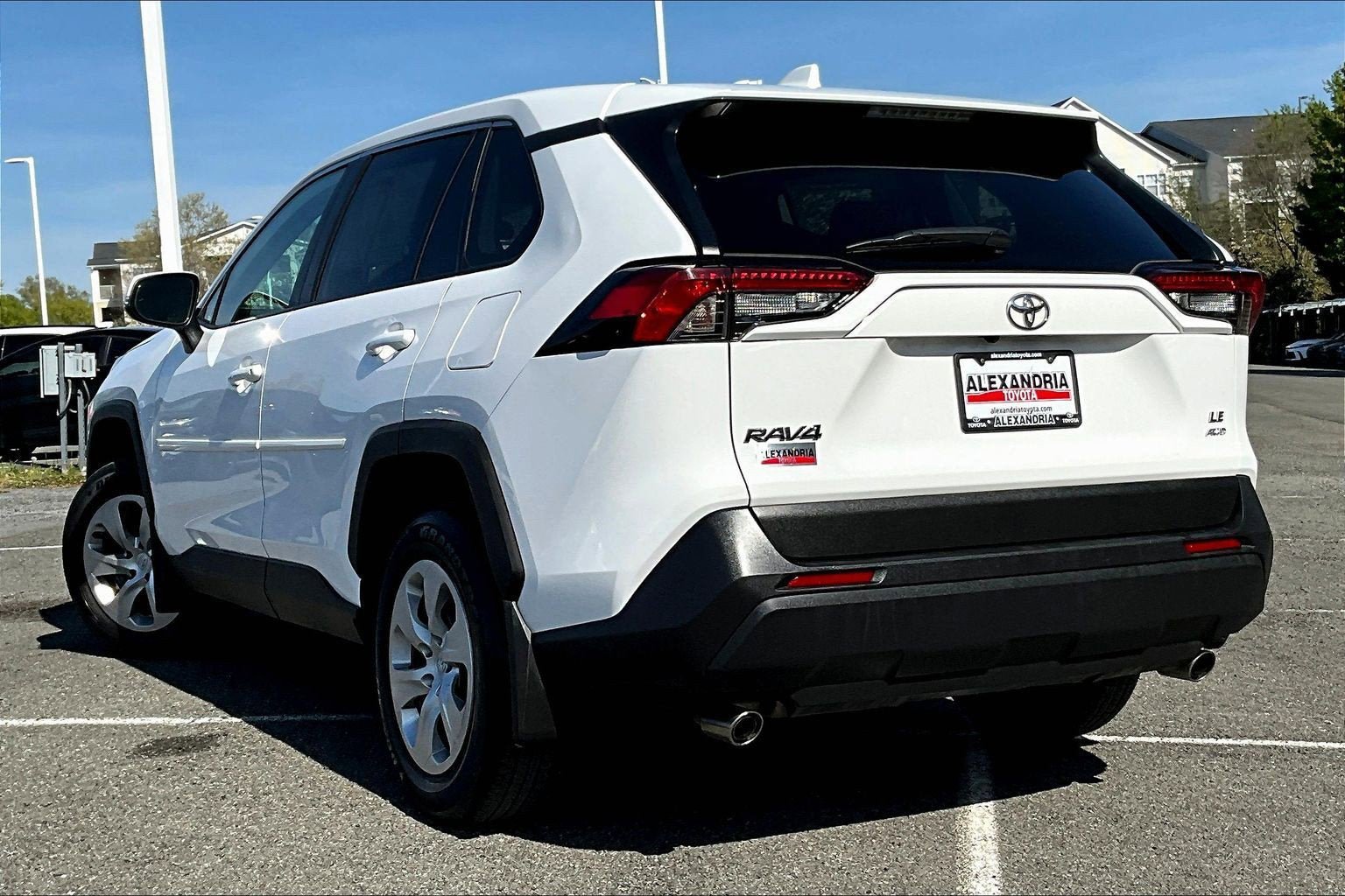 Used 2023 Toyota RAV4 LE AWD/4WD image 11