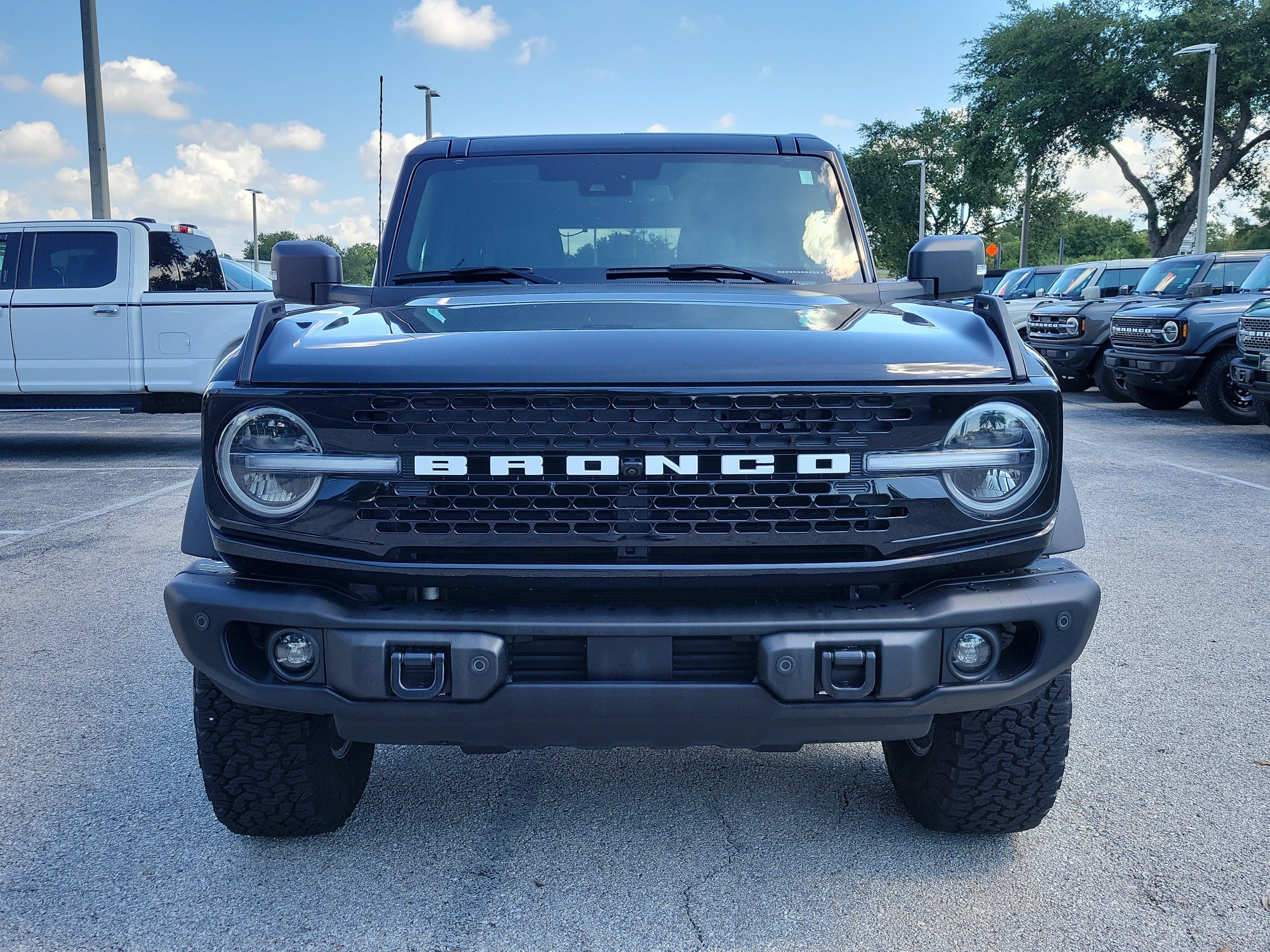 Certified 2025 Ford Bronco Badlands AWD/4WD image 2