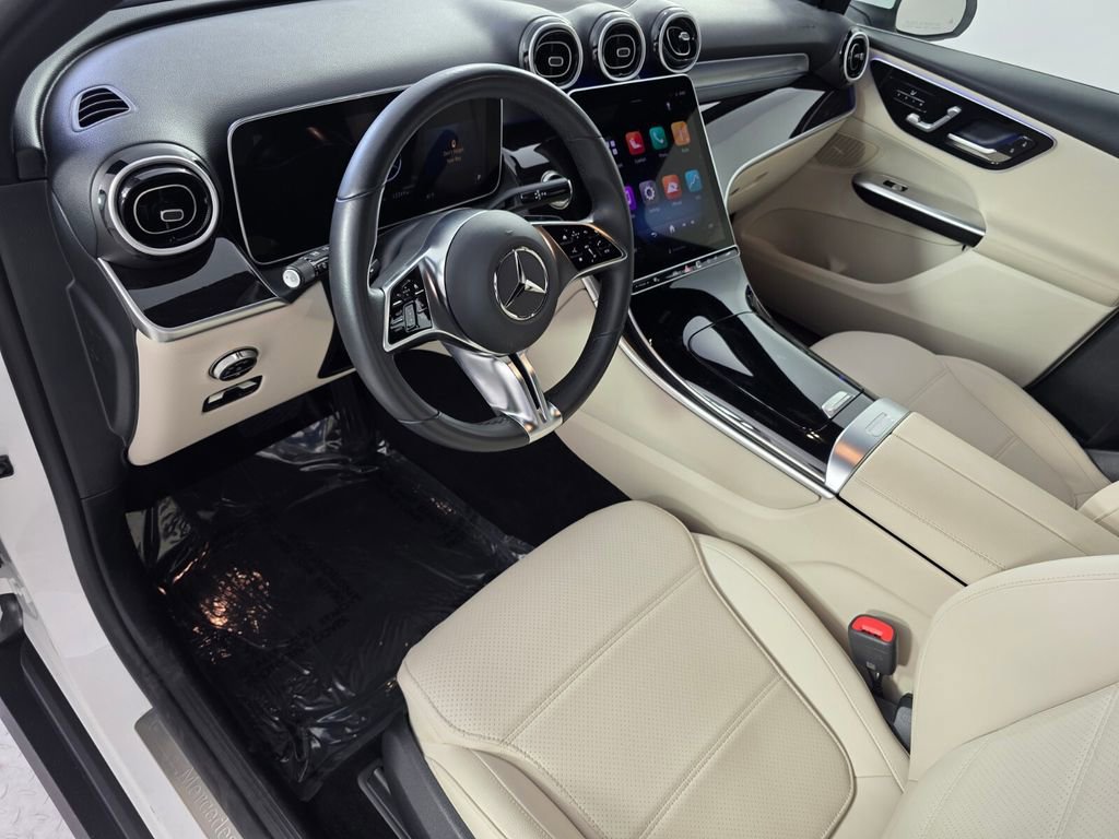 Certified 2025 Mercedes-Benz GLC 300 4MATIC image 10