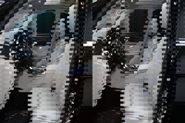 Used 2018 Mercedes-Benz GLC 300 Luxury w/ Multimedia Package image 11