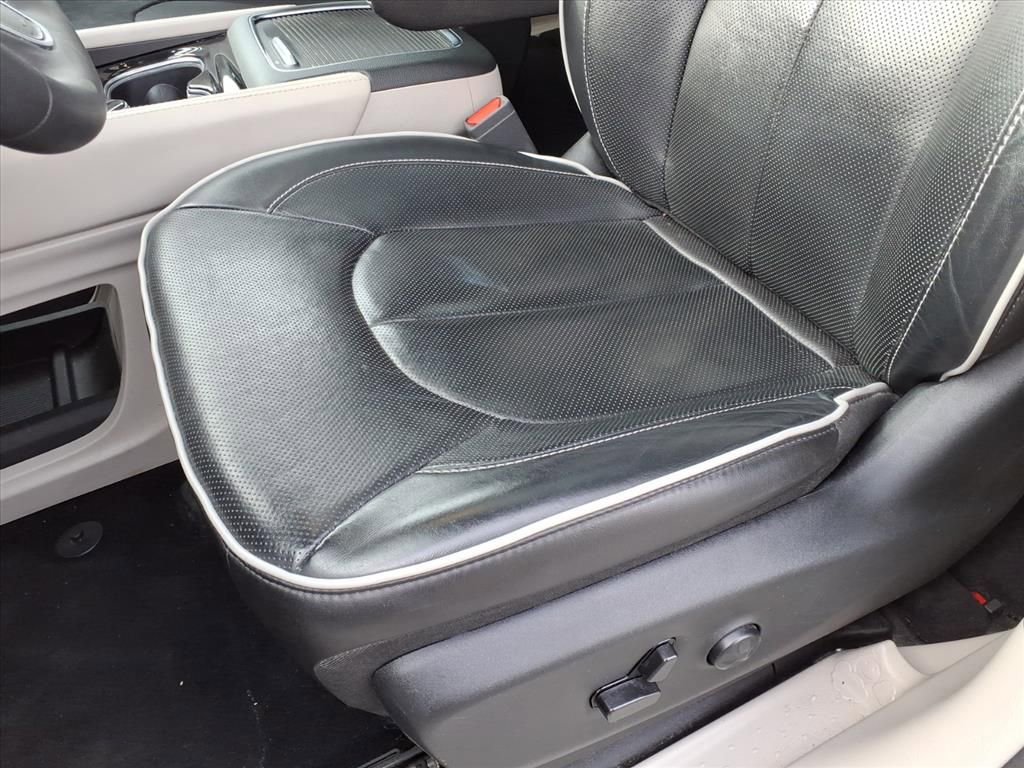 Certified 2023 Chrysler Pacifica Limited image 10