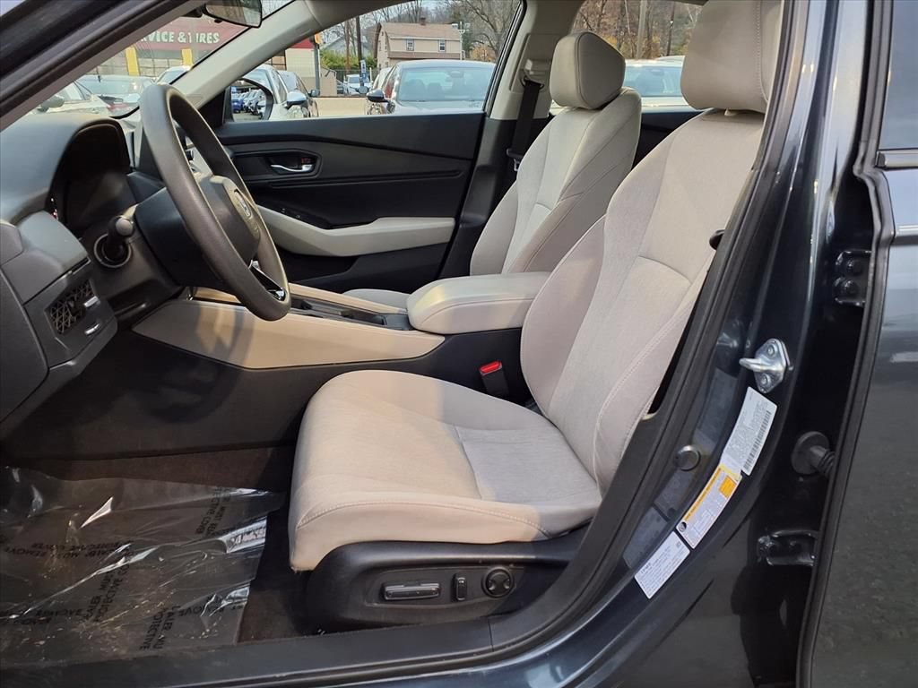 Used 2024 Honda Accord EX image 16