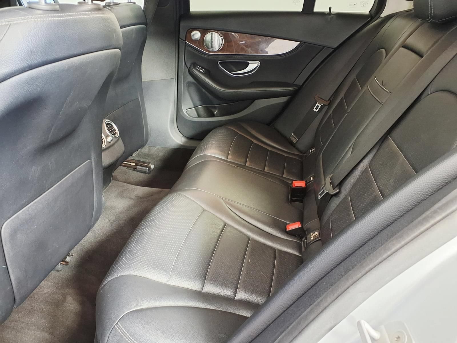 Used 2015 Mercedes-Benz C 300 4MATIC Sedan image 9