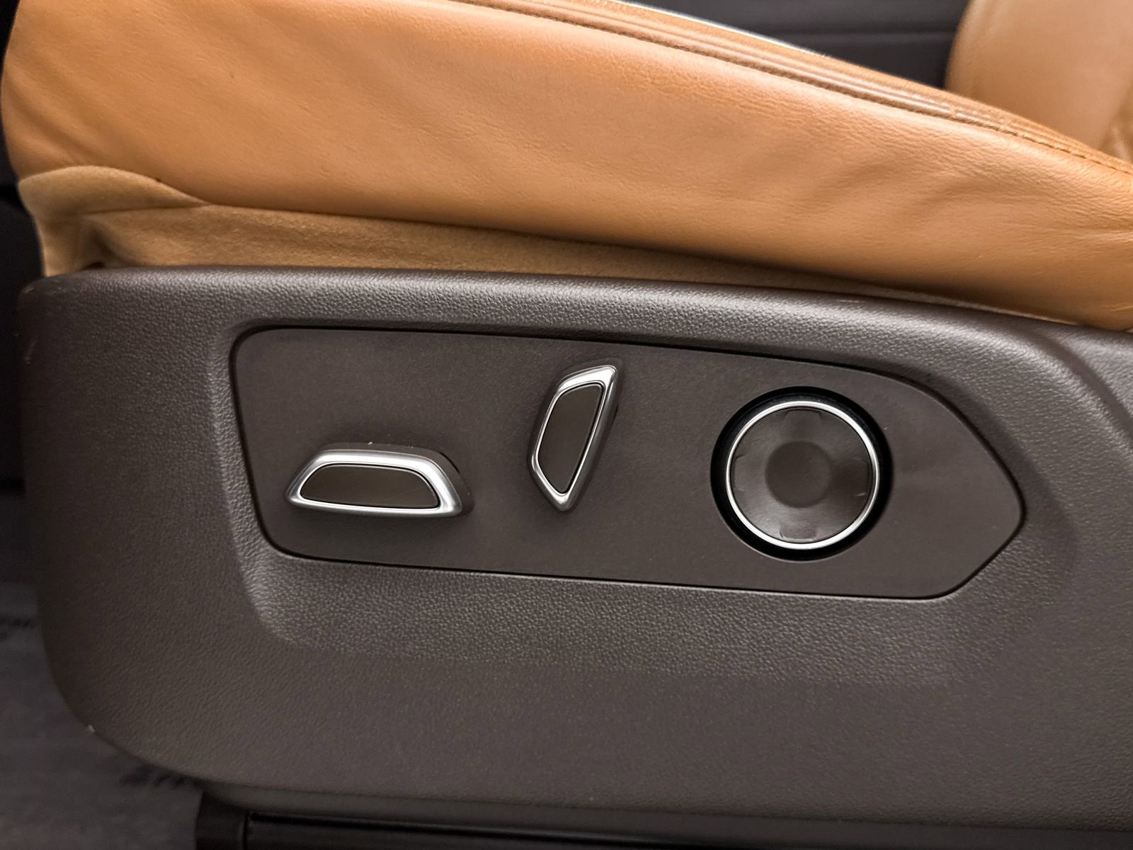 Used 2021 Cadillac Escalade ESV Sport w/ Driver Assist Tech Package image 33