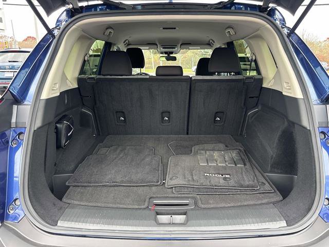 Used 2023 Nissan Rogue SV image 10