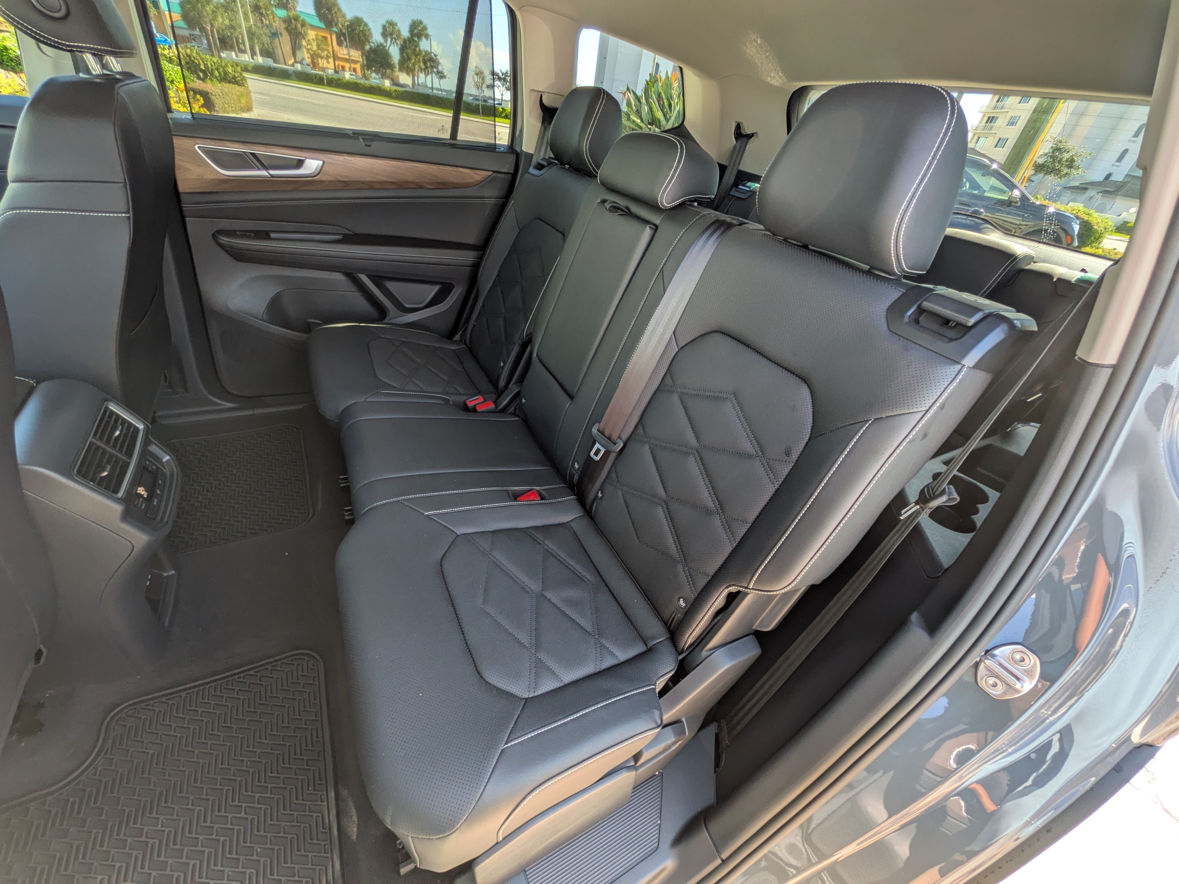 Used 2026 Volkswagen Atlas SE FWD image 15