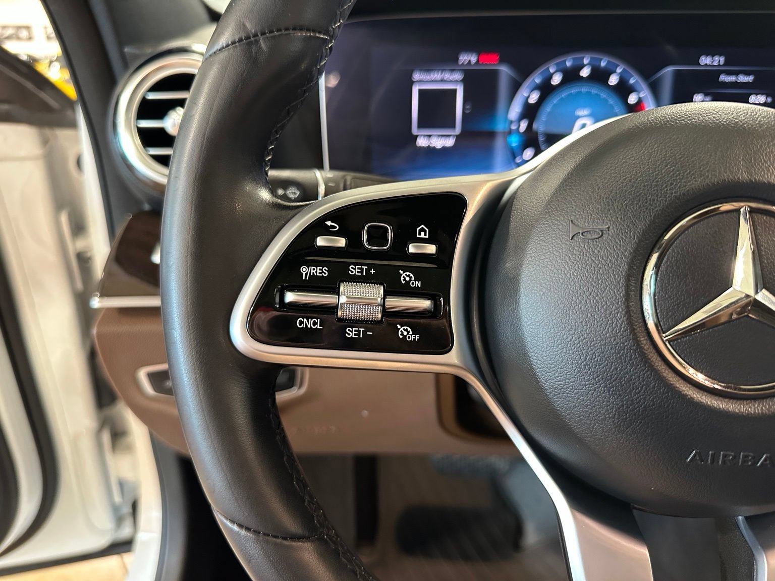 Used 2019 Mercedes-Benz E 300 image 16
