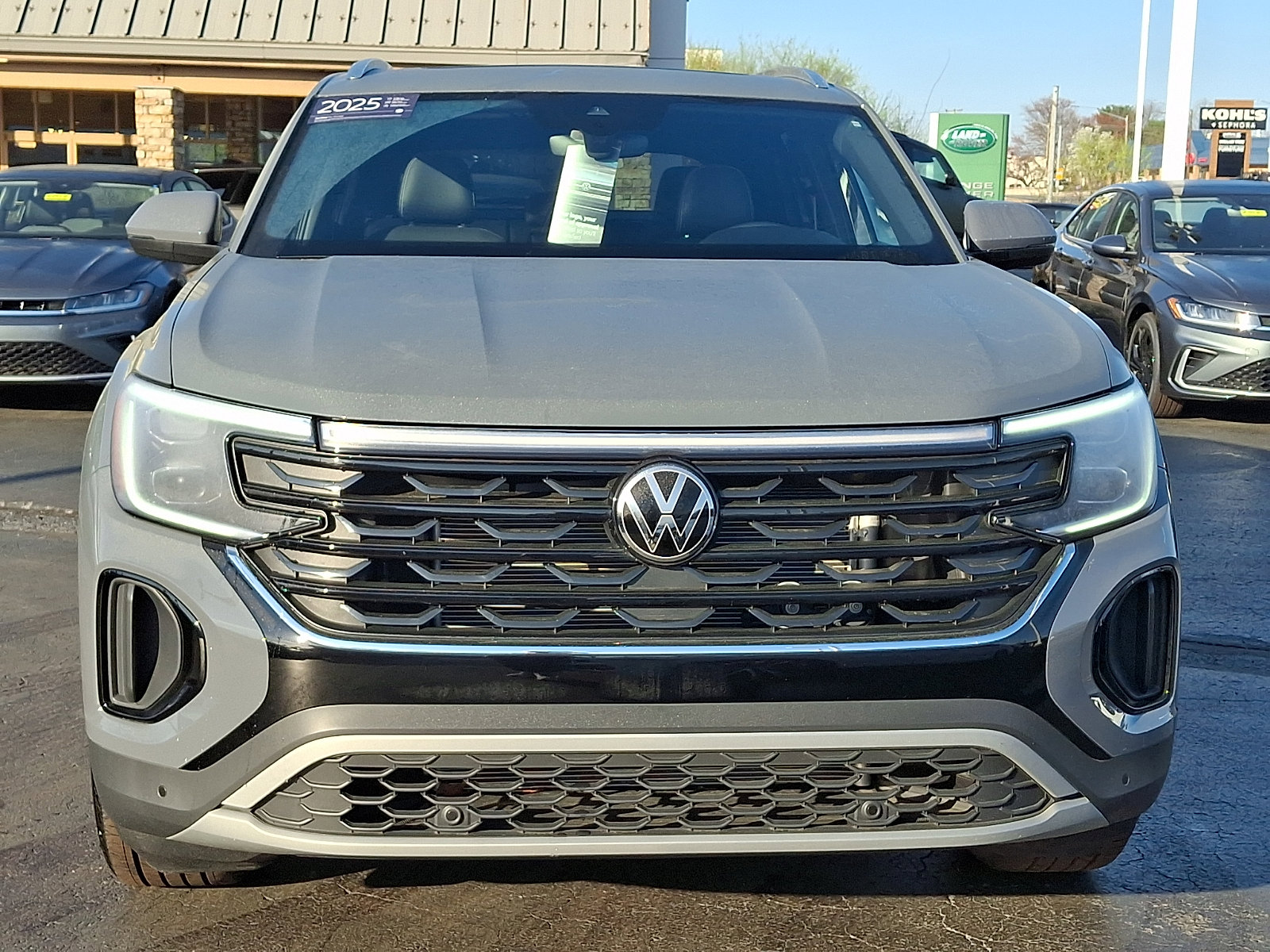 Certified 2025 Volkswagen Atlas Cross Sport SE w/ Panoramic Sunroof Package image 2