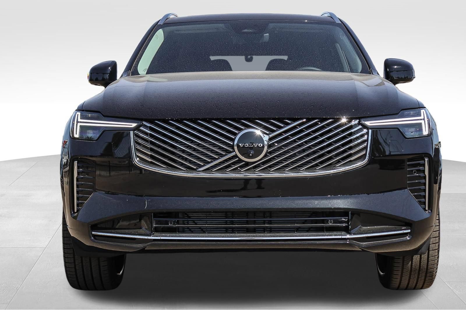 New 2026 Volvo XC90 B6 Plus w/ Protection Package AWD/4WD image 2