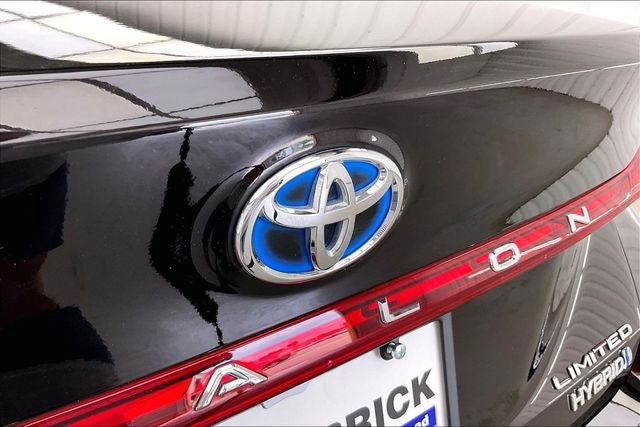 Used 2022 Toyota Avalon Limited w/ Advanced Safety Package FWD image 32