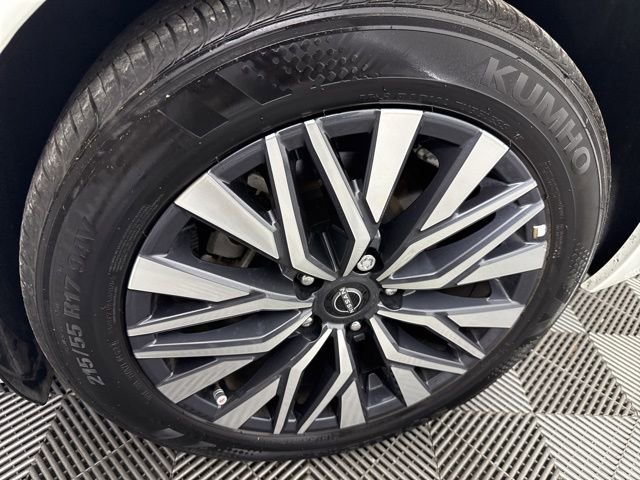 Used 2025 Nissan Altima 2.5 SV image 13