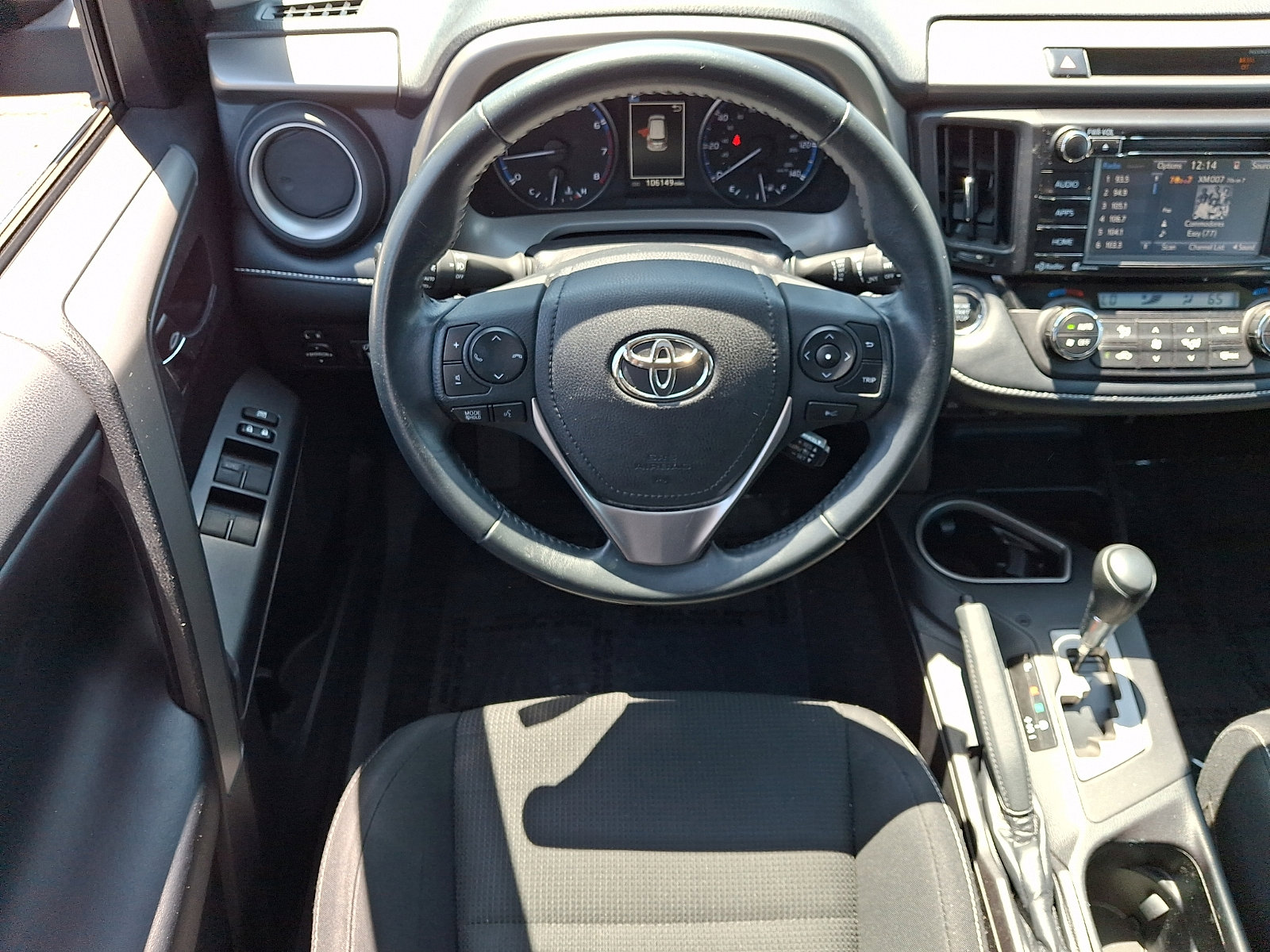Used 2018 Toyota RAV4 XLE AWD/4WD image 11