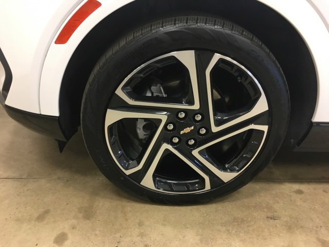 Used 2024 Chevrolet Equinox EV LT image 11