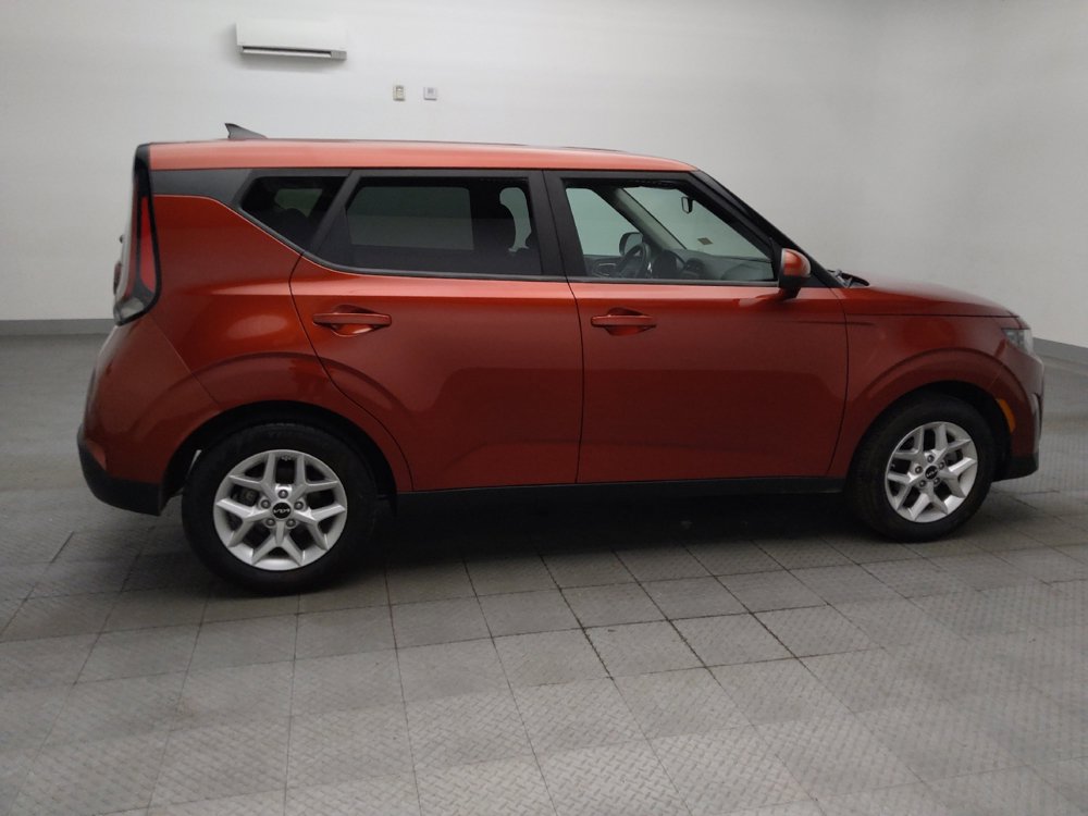 Used 2023 Kia Soul LX w/ LX Technology Package FWD image 10