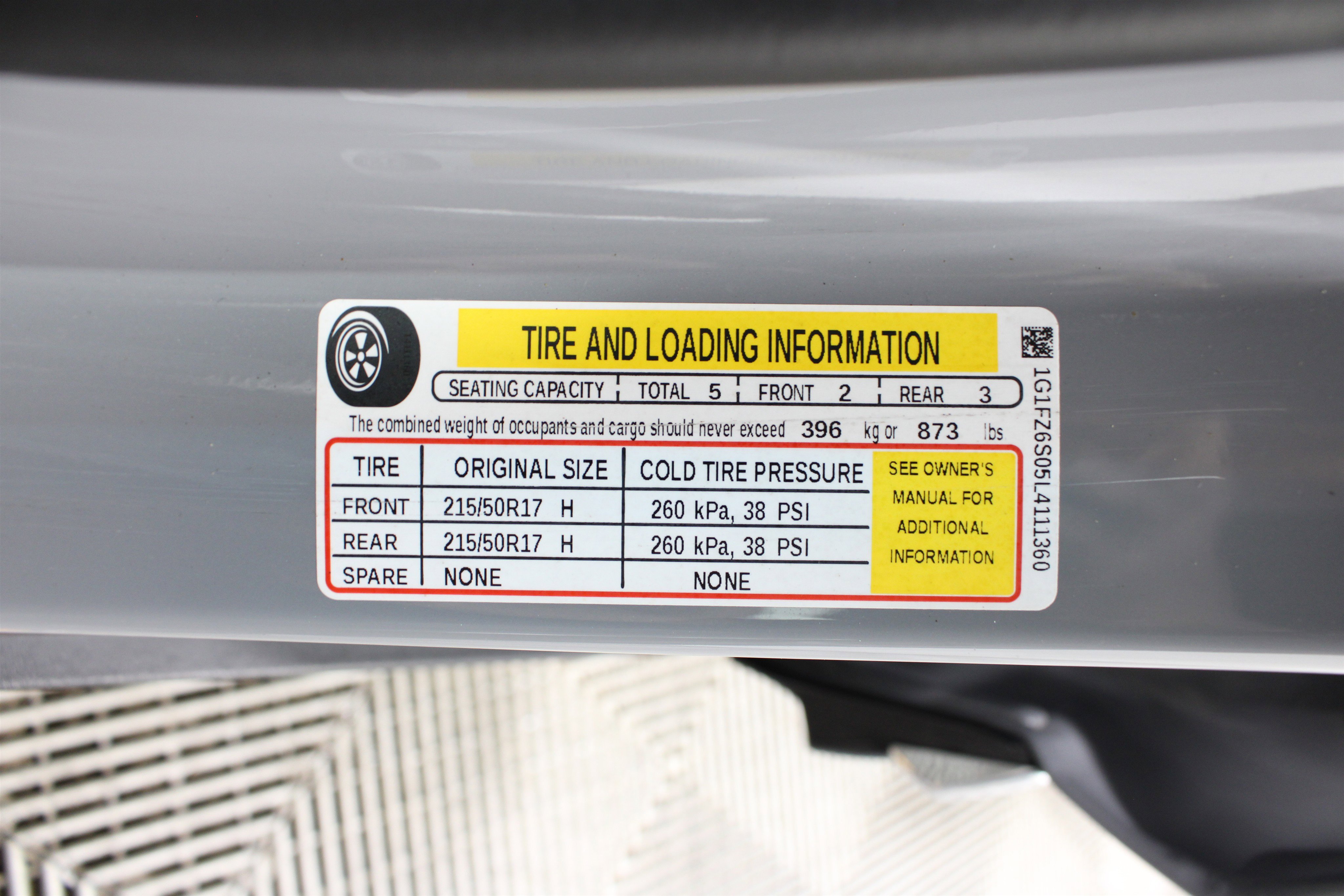Used 2020 Chevrolet Bolt Premier w/ Infotainment Package FWD image 37