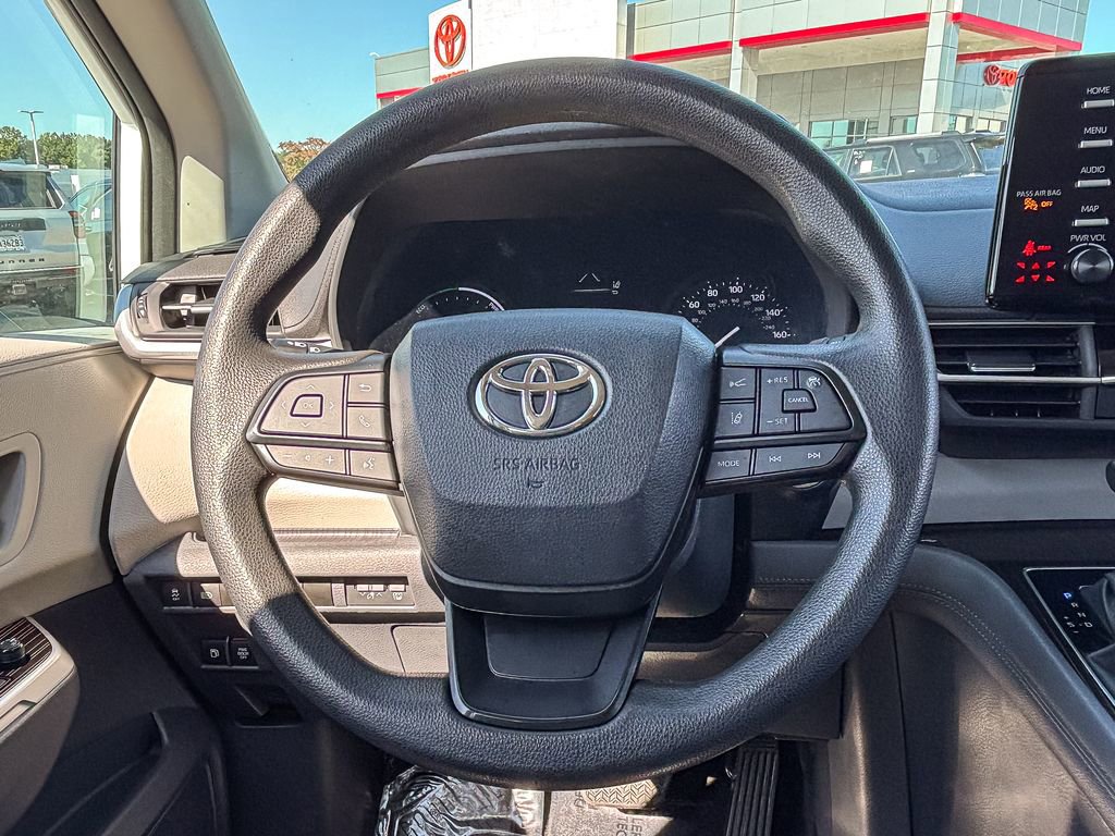 Used 2023 Toyota Sienna LE image 24