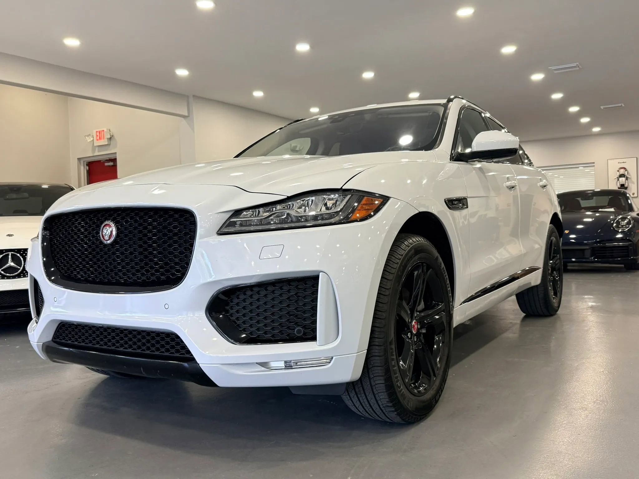 Used 2020 Jaguar F-PACE Checkered Flag AWD/4WD image 3