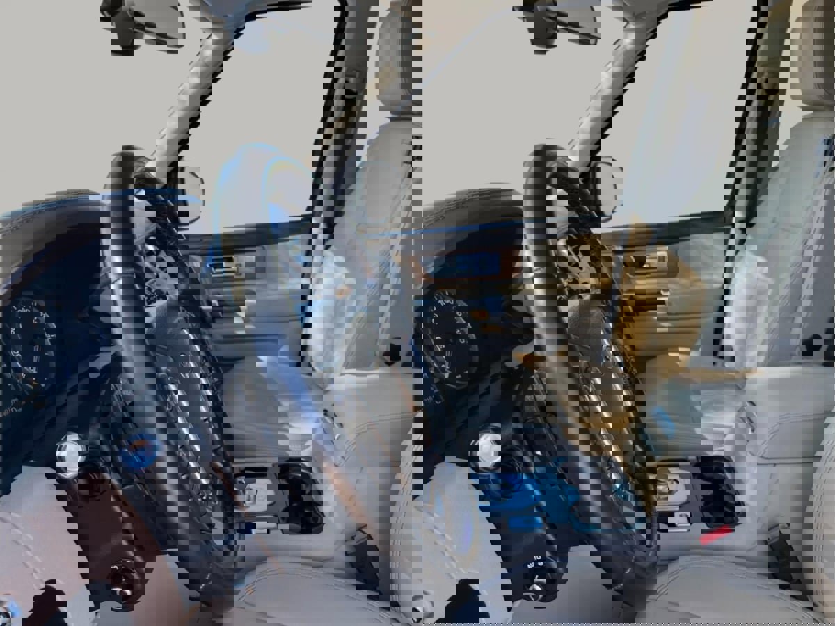 Used 2016 Land Rover LR4 HSE LUX image 24