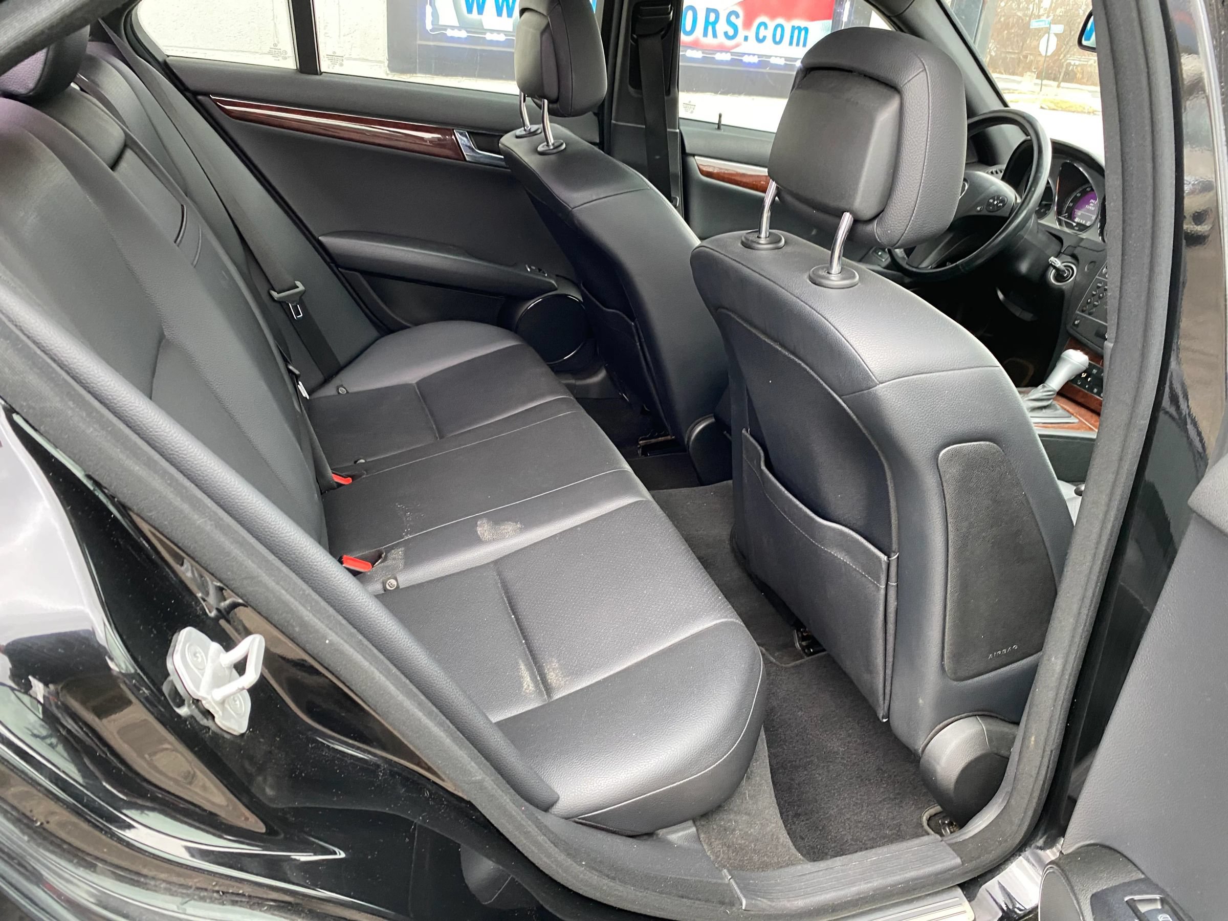 Used 2011 Mercedes-Benz C 300 4MATIC Sedan image 10