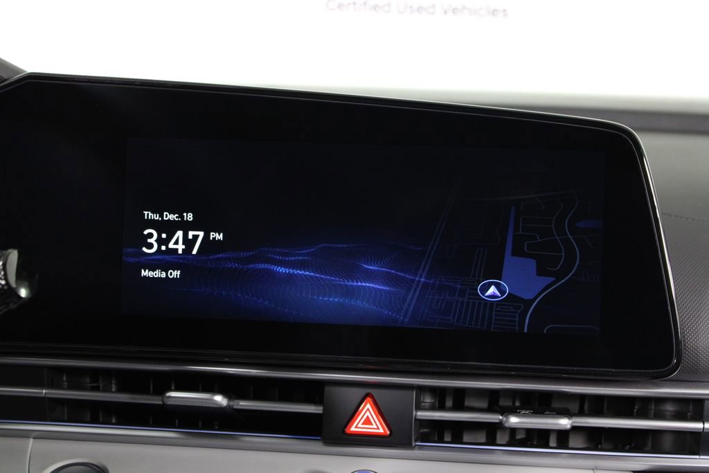 Certified 2025 Hyundai Elantra Limited image 7