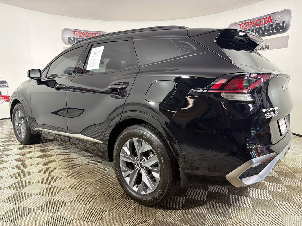 Used 2025 Kia Sportage SX image 7