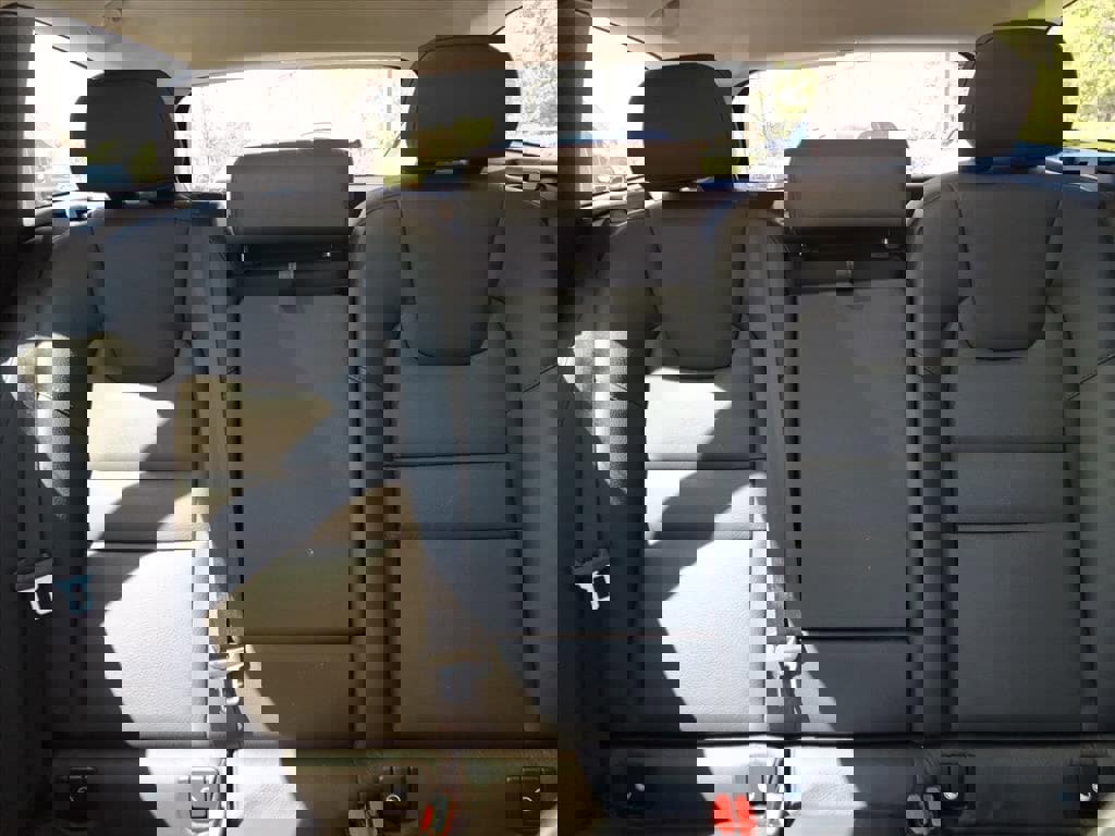 Certified 2025 Volvo V60 B5 Cross Country Plus image 19