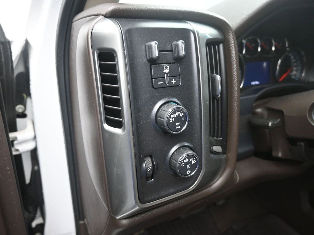 Used 2018 Chevrolet Silverado 1500 LT w/ Texas Edition image 13