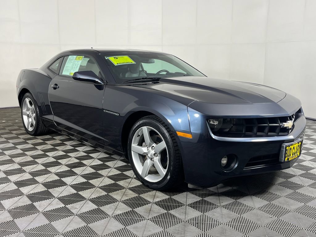 Used 2013 Chevrolet Camaro LT RWD image 3