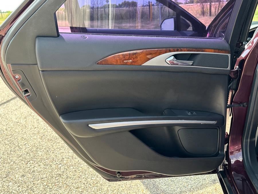 Used 2013 Lincoln MKZ FWD image 17