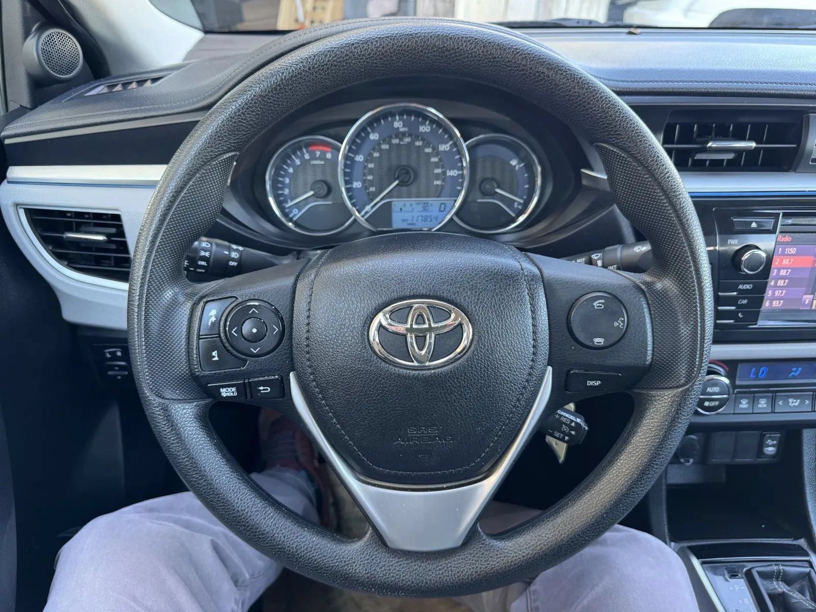 Used 2016 Toyota Corolla LE FWD image 21