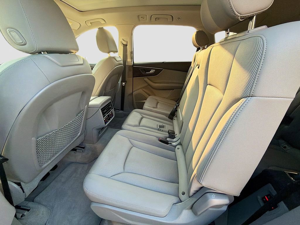 Used 2021 Audi Q7 3.0T Prestige w/ Prestige Package image 23