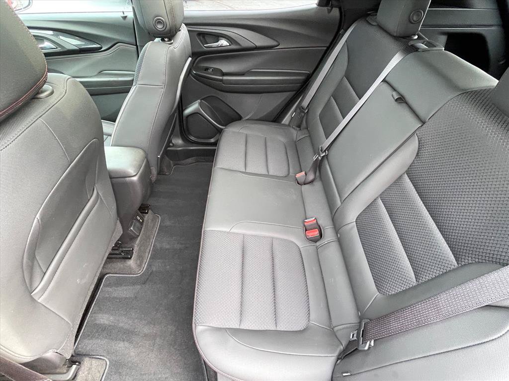 Used 2023 Chevrolet TrailBlazer RS w/ Sun and Liftgate Package FWD image 24