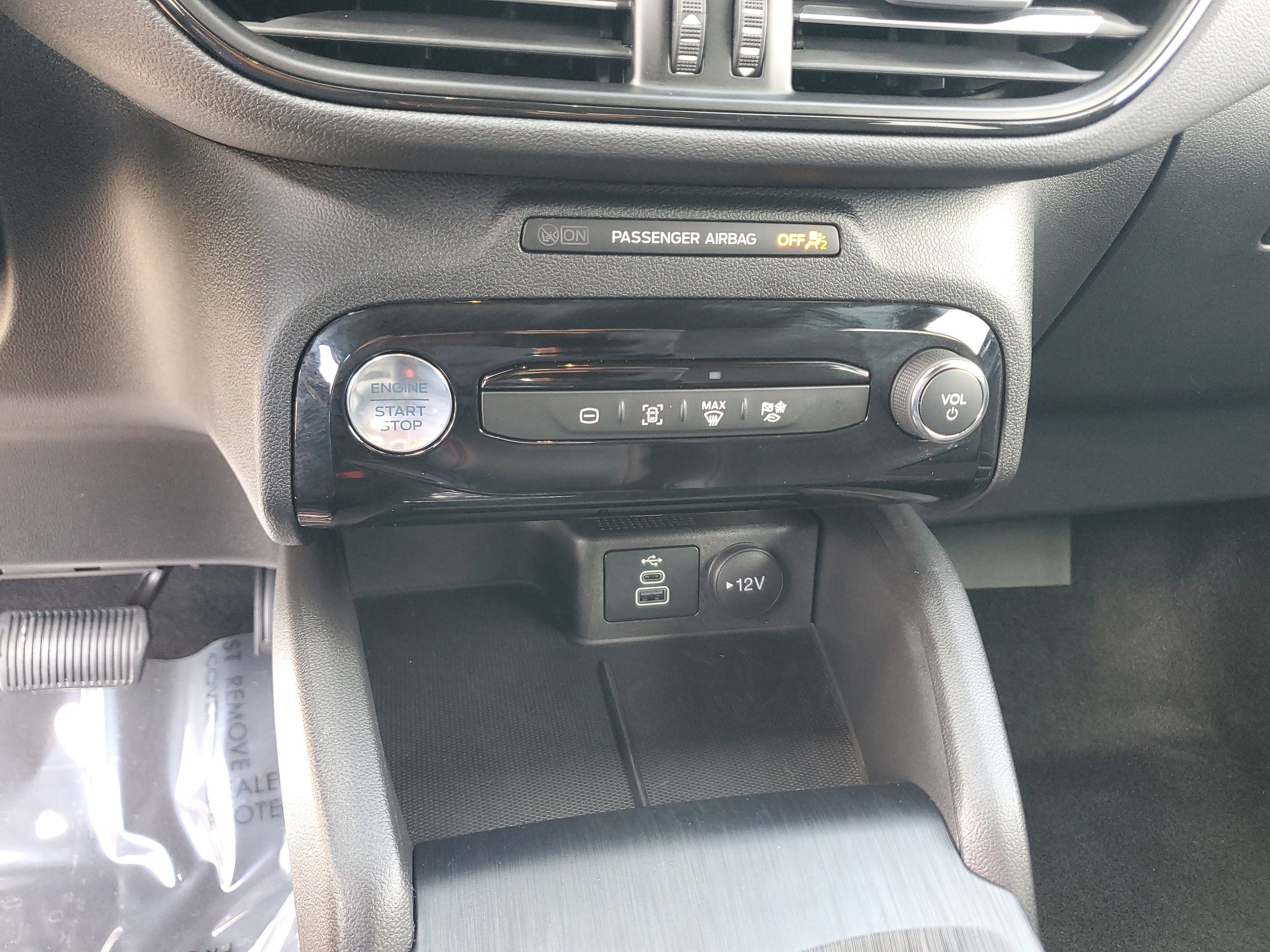 Used 2025 Ford Escape ST-Line w/ Equipment Group 301A image 25