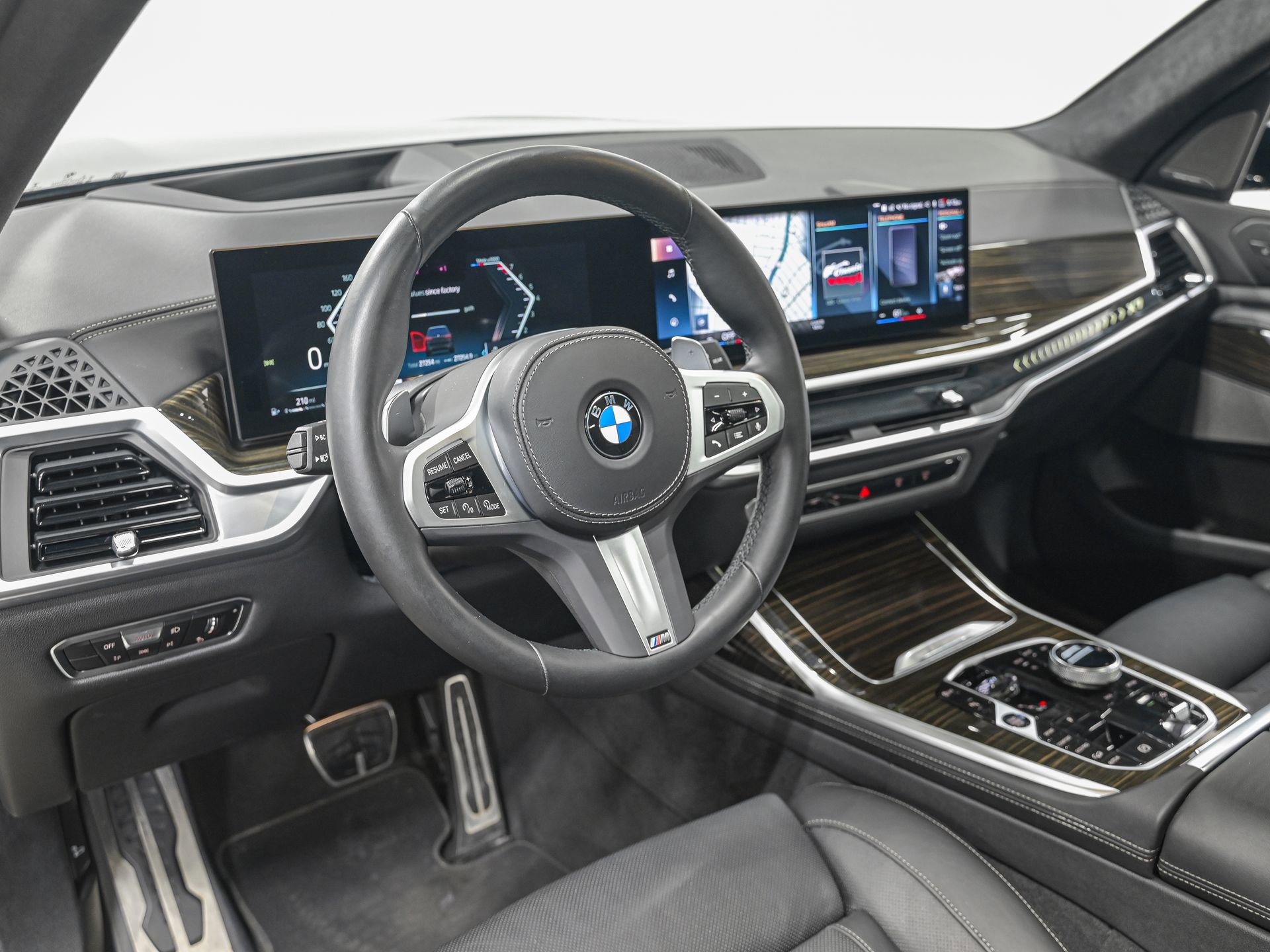 Used 2023 BMW X7 xDrive40i w/ Executive Package image 15