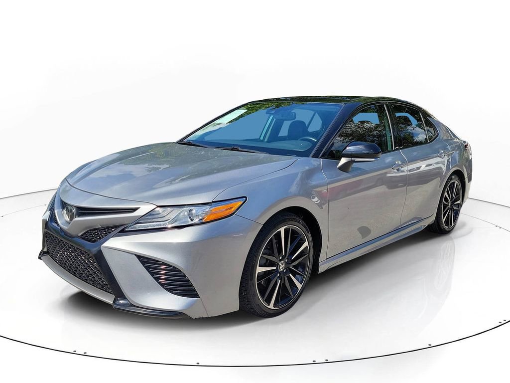 Used 2020 Toyota Camry XSE image 4