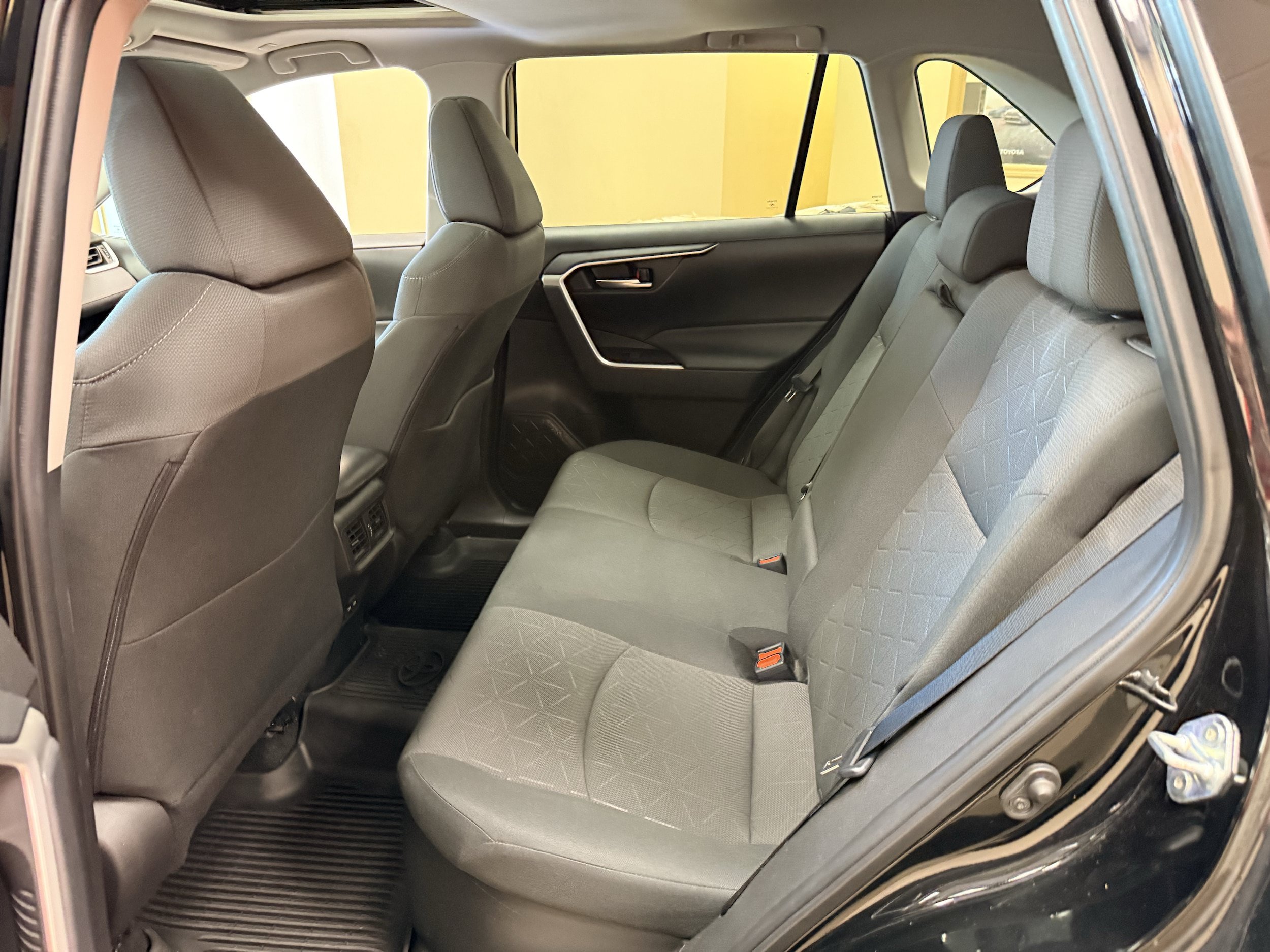 Used 2023 Toyota RAV4 XLE w/ Convenience Package AWD/4WD image 8