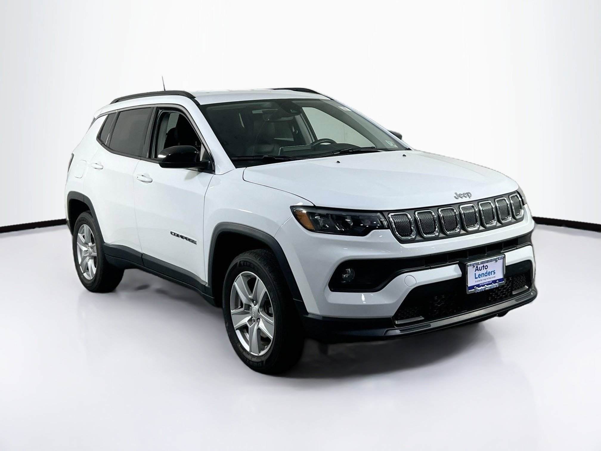 Used 2022 Jeep Compass Latitude w/ Convenience Group AWD/4WD image 3