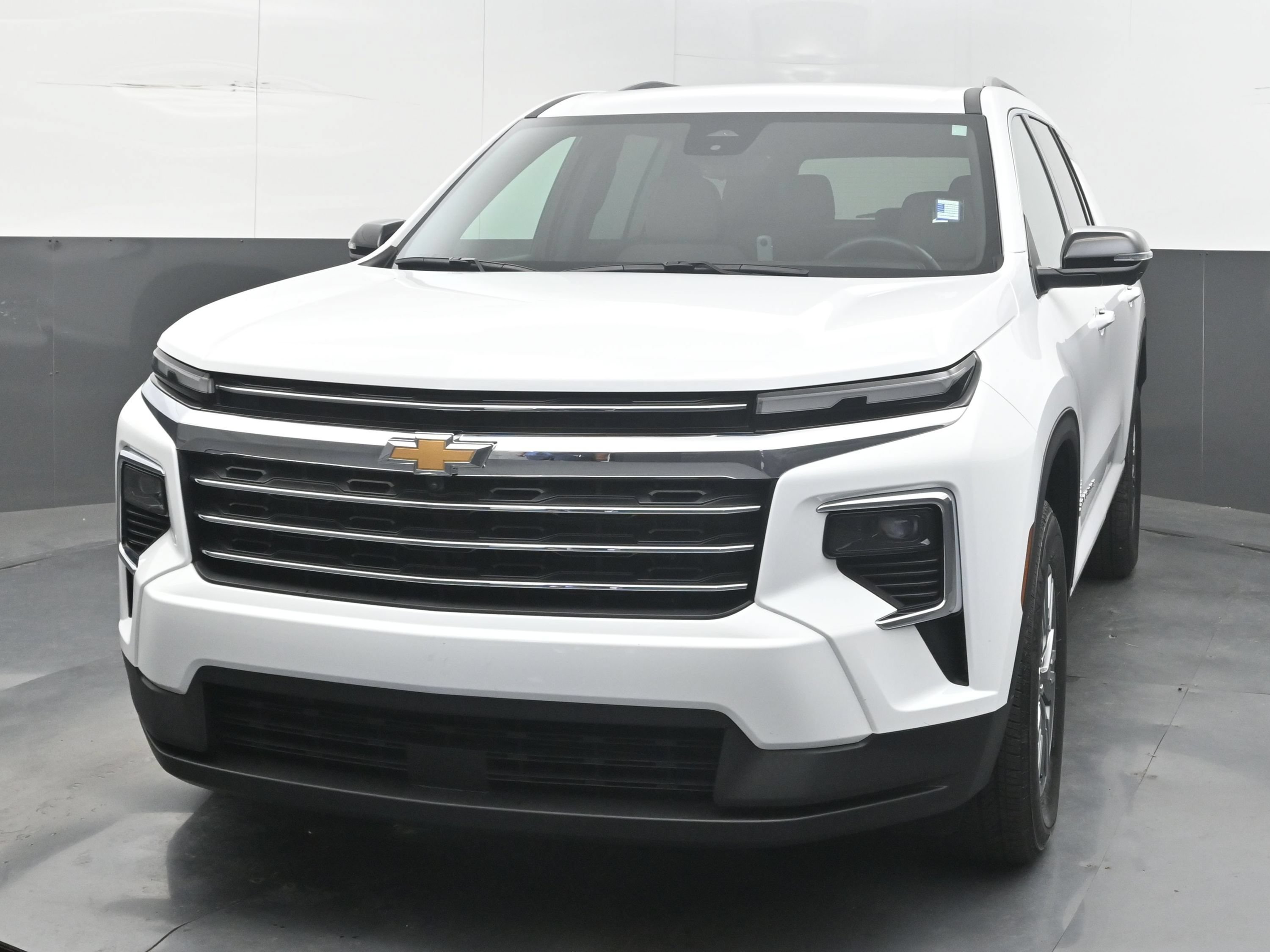 Certified 2026 Chevrolet Traverse LT w/ Driver Confidence Package FWD image 4