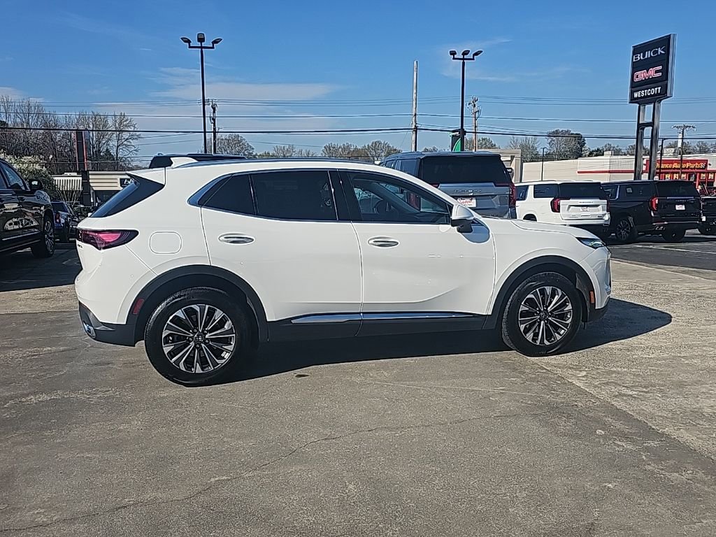 Certified 2025 Buick Envision Preferred image 2