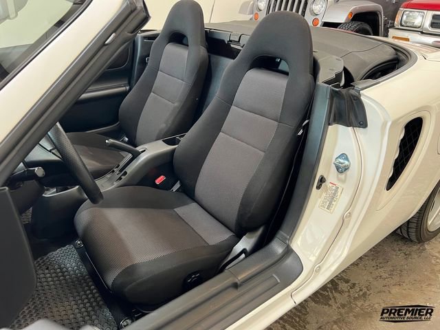 Used 2003 Toyota MR2 Spyder image 65