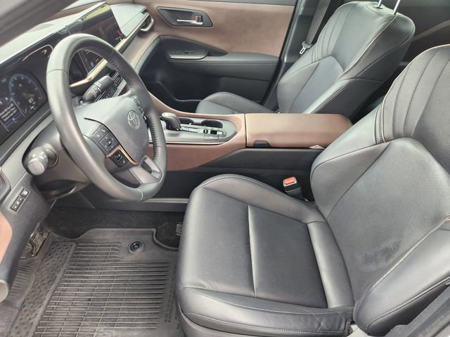 Used 2023 Toyota Crown XLE image 10