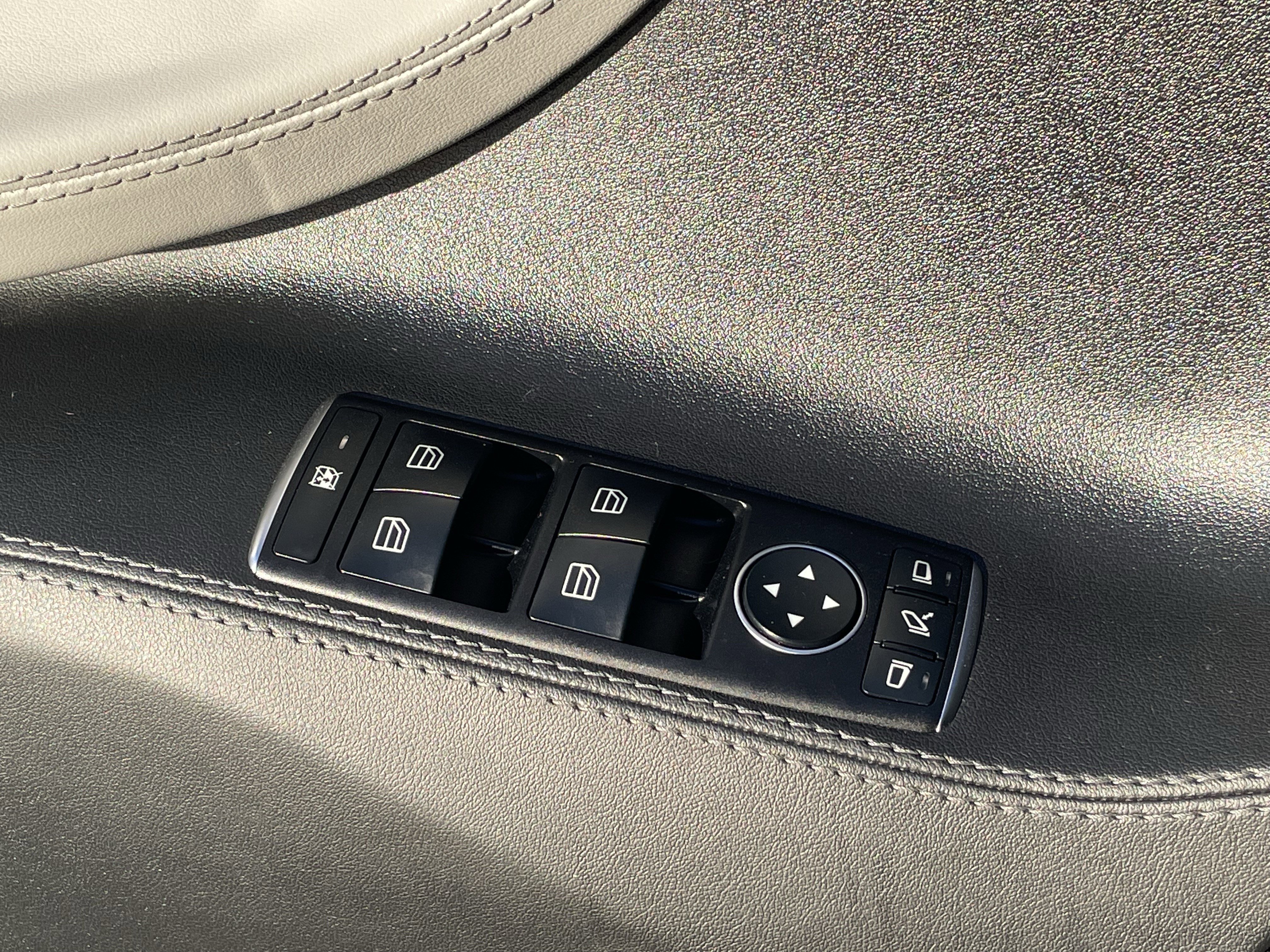 Used 2014 Tesla Model S image 20