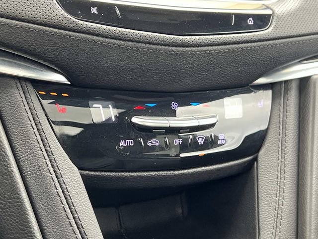 Certified 2022 Cadillac XT5 Premium Luxury FWD image 22