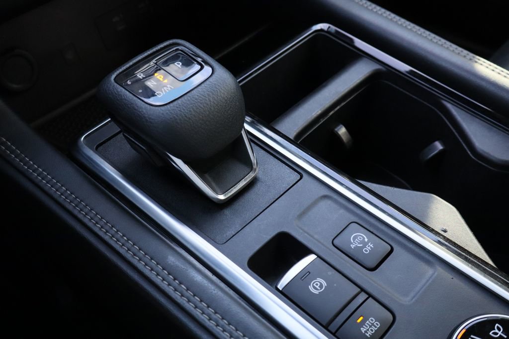 Used 2023 Nissan Pathfinder Platinum image 17