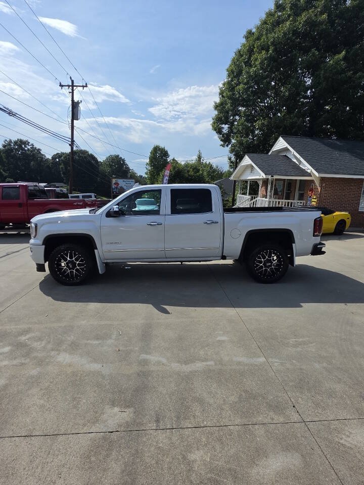 Used 2016 GMC Sierra 1500 Denali w/ Enhanced Driver Alert Package AWD/4WD image 3