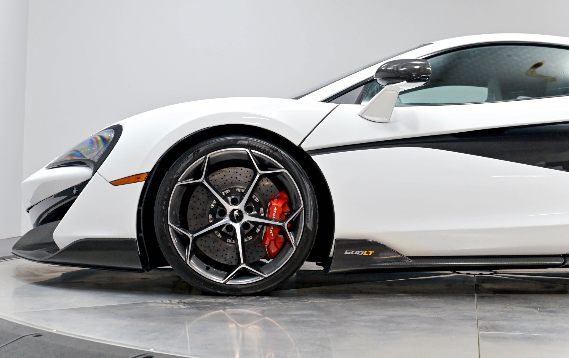 Used 2019 McLaren 600LT RWD image 28