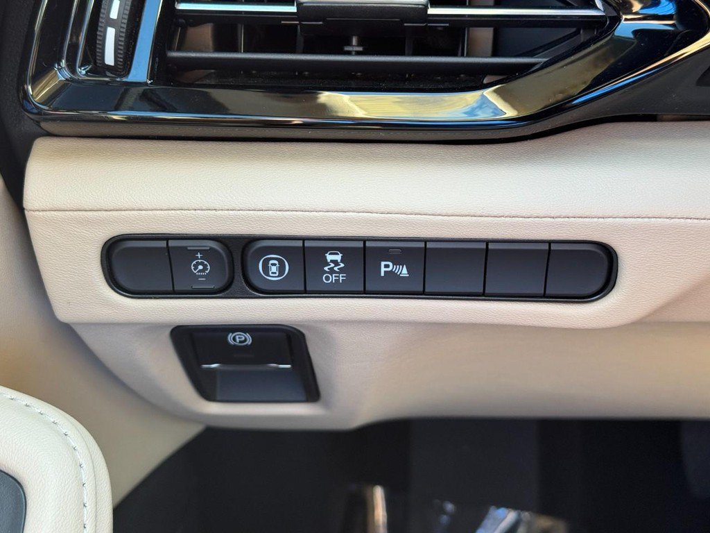 Certified 2025 Acura MDX w/ Technology Package AWD/4WD image 23