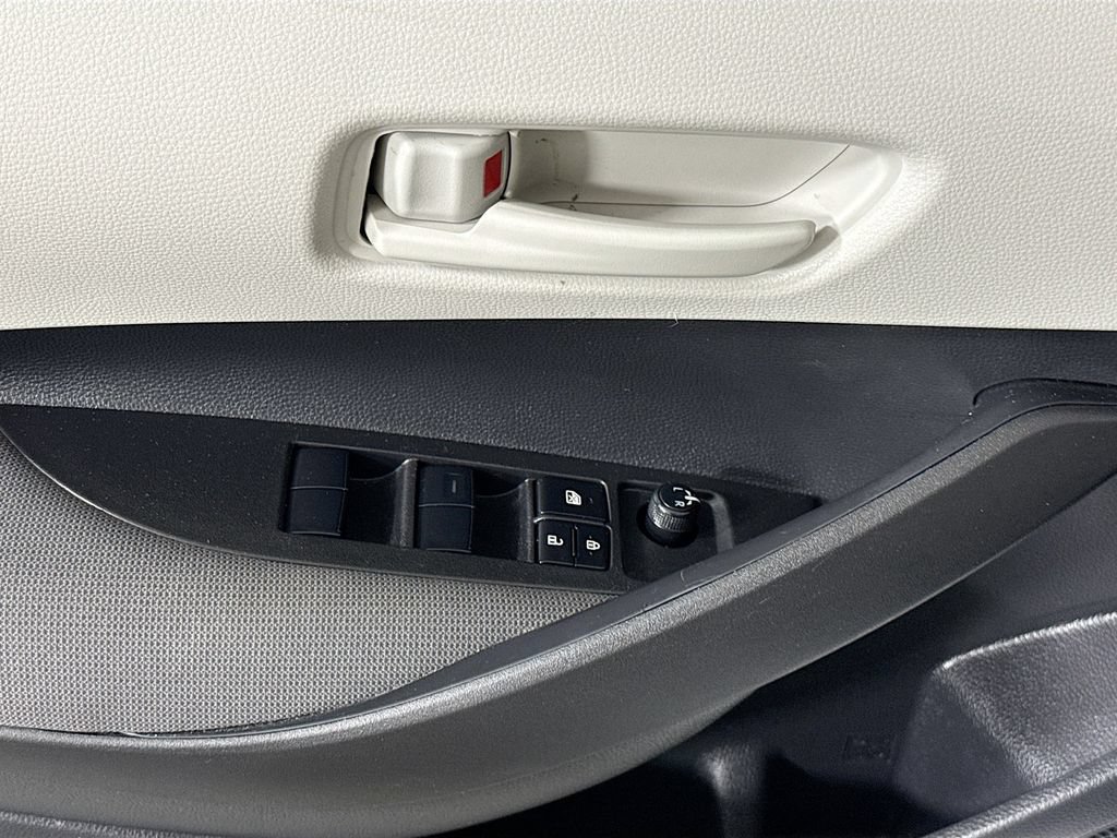 Used 2026 Toyota Corolla LE w/ LE Premium Package FWD image 23